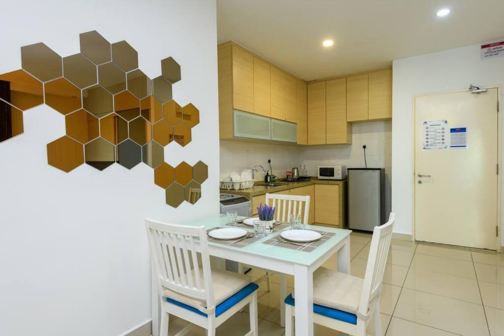 2R1B/Seaview Tropical /1~8Pax/Gurney Mansion One Appartement George Town Buitenkant foto