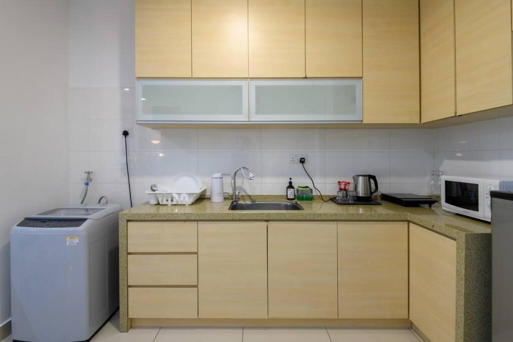 2R1B/Seaview Tropical /1~8Pax/Gurney Mansion One Appartement George Town Buitenkant foto